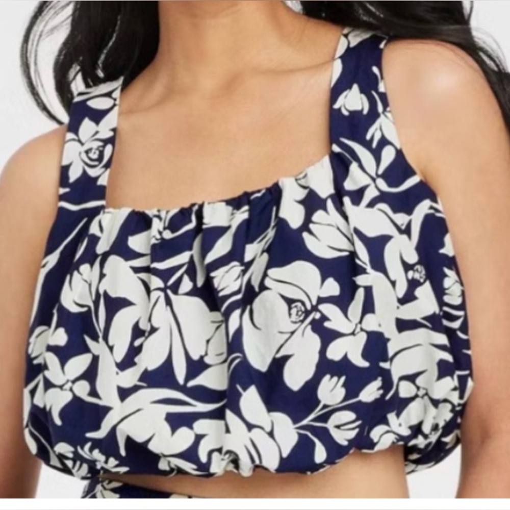 Bubble Squareneck Bubble Tank Top.